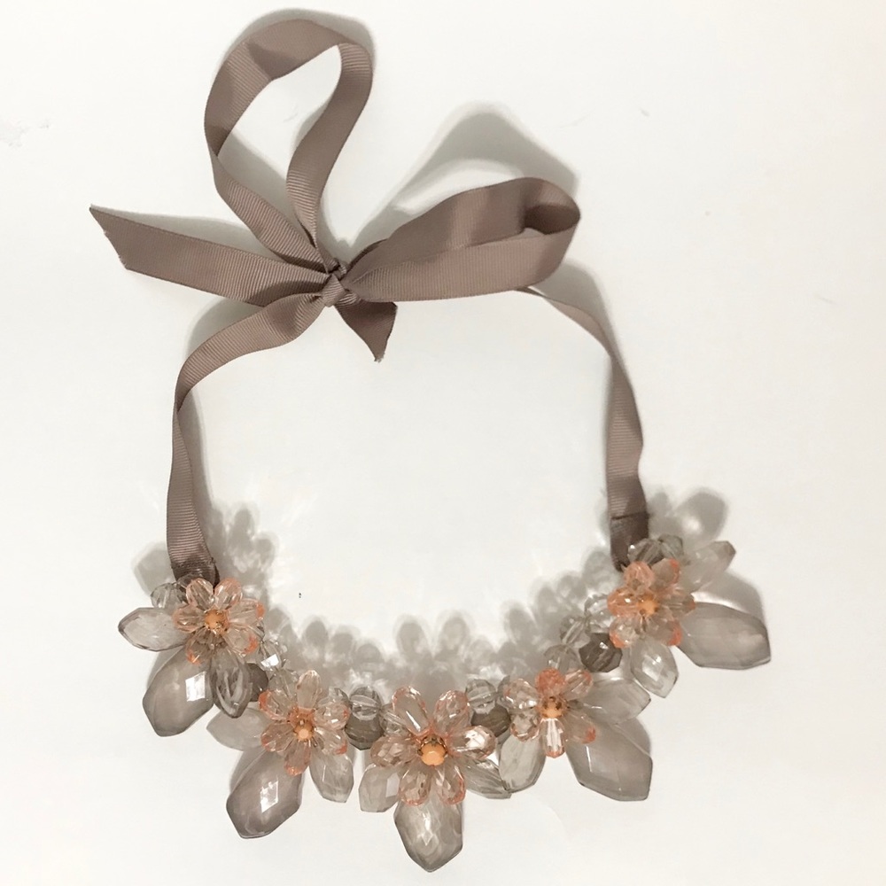 ✨2/$20 🌸 Floral Statement Necklace